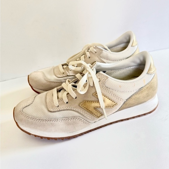 New Balance 620 Gold Metallic Sneakers Suede Size 7 - Picture 3 of 7